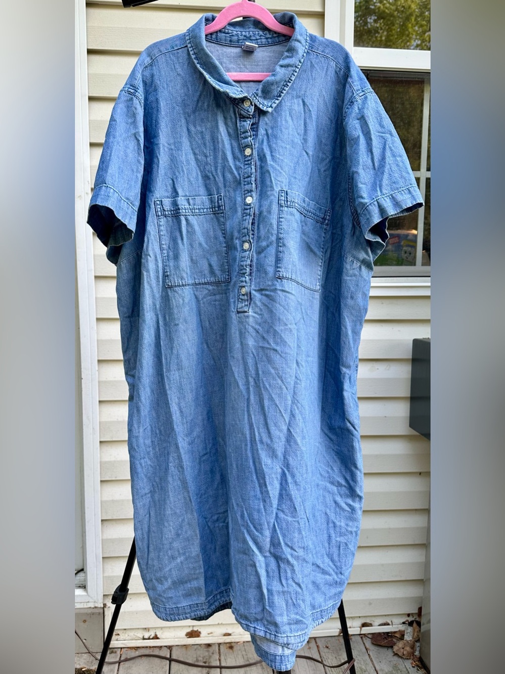 Old Navy Light Blue Short-Sleeve Denim Button-Up Shirt